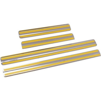 Ступенчатые накладка внутренних порогов MITSUBISHI Outlander 2015-> Dollex NSI-006