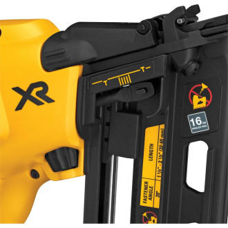 Аккумуляторный бесщеточный шпилькозабивной пистолет Dewalt DCN660NT-XJ