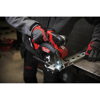 Аккумуляторная циркулярная пила по металлу Milwaukee M18 FMCS-502X FUEL