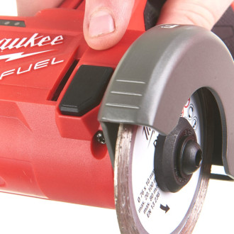 Аккумуляторная отрезная машина Milwaukee M12 FCOT-422X FUEL