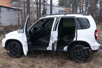 Накладки на внутренние пороги дверей для Chevrolet Niva 2002-2008, шагрень / Шевроле Нива