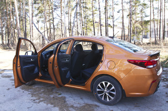 Накладки на внутренние пороги дверей для Kia Rio IV 2017-2019 (седан), шагрень / Киа Рио