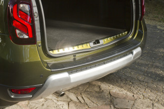 Накладка на задний бампер Вариант 3 для Renault Duster I 2010-2014, шагрень / Рено Дастер