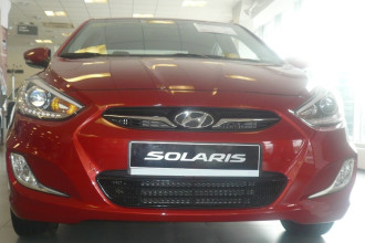 Сетка на бампер внешняя для HYUNDAI Solaris 2011-2014, черн., 15 мм / Хендай Солярис
