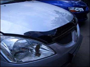 Дефлектор капота темный MITSUBISHI LANCER 2000-2010, NLD.SMILAN0012 / Митсубиси Лансер