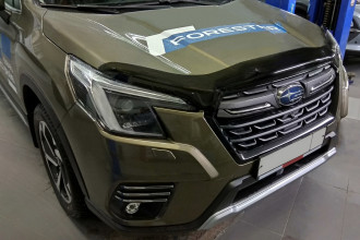 Дефлектор капота Subaru Forester, 2021-, темный / Субару Форестер