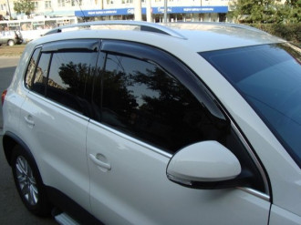 Дефлекторы боковых окон Volkswagen Tiguan, 2008-2016, 4ч., темный / Фольксваген Тигуан