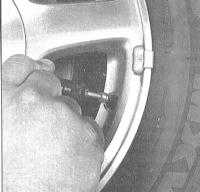  Проверка состояния шин и давления их накачки Honda Accord