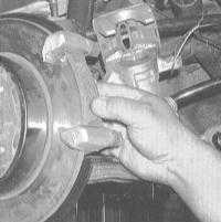  Замена тормозных колодок дисковых тормозных механизмов Honda Accord