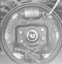  Замена башмаков барабанных тормозных механизмов задних колес Honda Accord