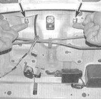 Снятие и установка задней полки Honda Accord