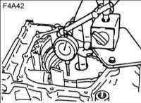  Регулировка осевого зазора тормоза низкой передачи и передачи заднего хода (F4A42) Hyundai Elantra
