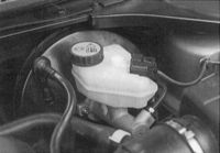  Проверка уровня тормозной жидкости Ford Mondeo
