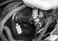  Проверка функционирования, снятие и установка вакуумного усилителя тормозов Jeep Grand Cherokee