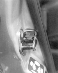  Проверка дверного контактного выключателя Ford Mondeo