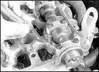  Проверка и регулировка зазоров клапанов (модели 1998 г. выпуска) Mazda 626