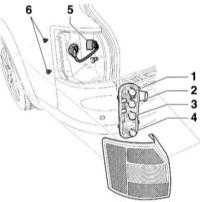  Снятие и установка заднего фонаря Audi A4