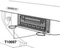  Снятие и установка радиоприёмника/навигационного прибора/CD-чейнджера Audi A4