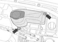  Снятие и установка резервуара жидкости стеклоомывателя/электродвигателя насоса Audi A4