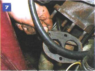 Снятие приемной трубы на автомобиле с двигателем ВАЗ-2106