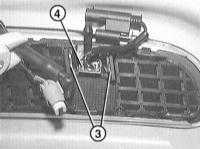  Снятие и установка форсунок стеклоомывателя BMW 3 (E46)