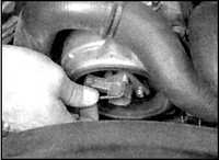  Проверка высоковольтных проводов, бегунка и крышки распределителя BMW 3 (E30)