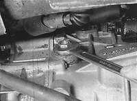  Проверка уровня масла в механической коробке передач Mercedes-Benz W124