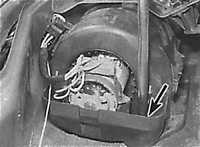  Снятие и установка двигателя вентилятора отопителя Opel Kadett E