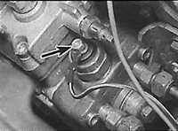  Снятие и установка клапана отсечки топлива системы холостого хода Opel Kadett E