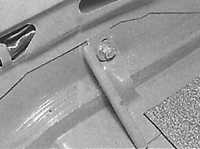  Снятие и установка задней отделки автомобиля Opel Kadett E