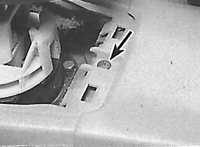  Снятие и установка центральной консоли Opel Kadett E