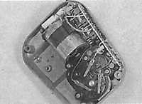  Снятие и установка двигателя заднего стеклоочистителя Opel Kadett E