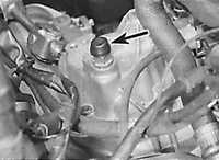  Проверка уровня масла в механической коробке   передач Opel Vectra A