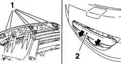 Для снятия накладки необходимо отжать фиксаторы на обратной стороне крышки заднего бампера