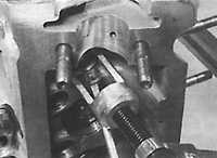  Разборка, ремонт и сборка головки блока цилиндров Peugeot 405