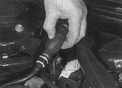  Заполнение и прокачка топливной системы Peugeot 406