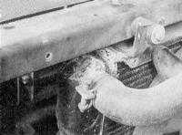 Проверка шлангов на наличие утечек жидкости Renault Megane