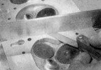  Чистка, осмотр и обслуживание головки блока цилиндров и клапанов Renault Megane