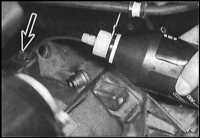  Проверка уровня трансмиссионного масла в ручной коробке передач Saab 9000
