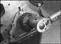  Снятие и установка натяжителя и зубчатых колес ремня привода ГРМ Skoda Felicia
