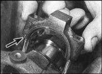  Установка шатунно-поршневых сборок на двигатель и проверка рабочих Skoda Felicia