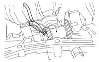  Снятие, установка, проверка и регулировка сборки шестерен двухступенчатого   редуктора Subaru Legacy Outback