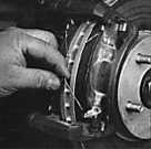   Замена тормозных колодок дисковых тормозов Toyota Camry