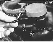  Система вентиляции картера двигателя Ford Escort